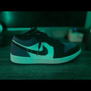 Jordan 1 low court purple